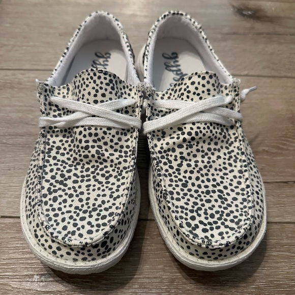 NWOT Gypsy Jazz | “Light it up” black & White slip-on shoes - Picture 2 of 5